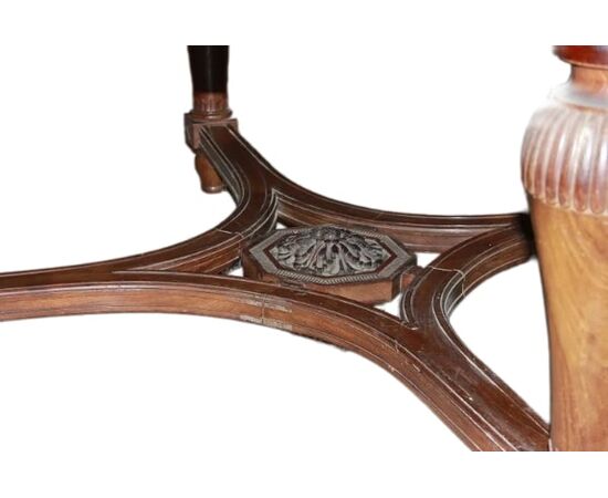 Large early 1800s French Louis XVI style mahogany table, 2 meters in diameter.
