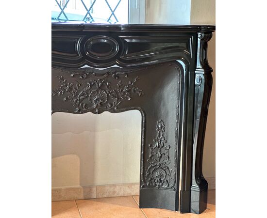 French fireplace IN BELGIAN BLACK MARBLE WITH REDUCER