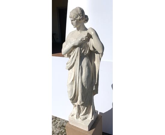 Pair of scagliola sculptures - Roman figures. Italian manufacture, 19th century.