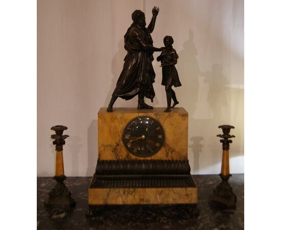Siena yellow marble clock triptych with bronzes and candlesticks from 1800s France