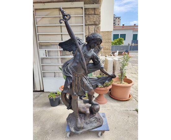 Monumentale scultura - San Michele arcangelo in bronzo - H 148 cm - Venezia