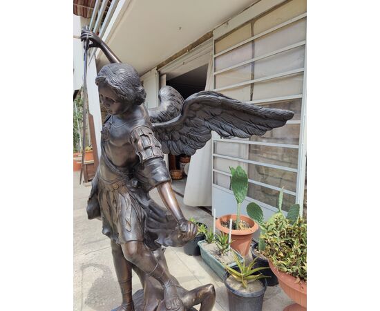 Monumentale scultura - San Michele arcangelo in bronzo - H 148 cm - Venezia