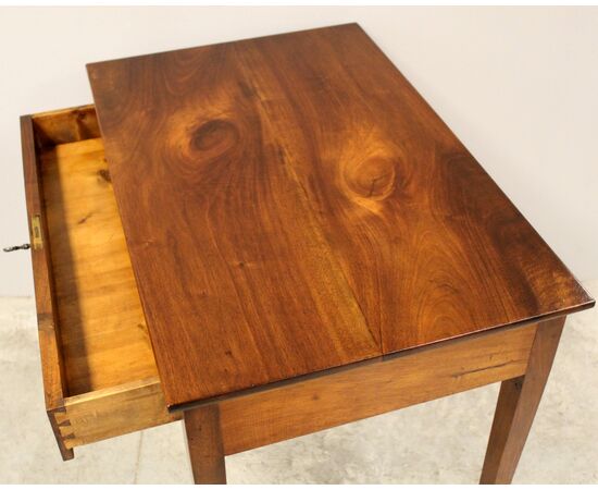 Antique Directoire walnut writing table - Italy, 19th century