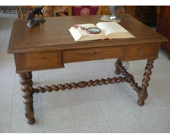 Desk - bobbin desk