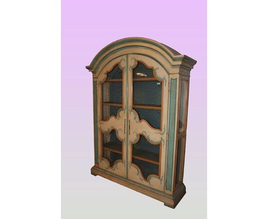 Large French showcase cabinet, early 1900s, Provençal style, white lacquered with decorations