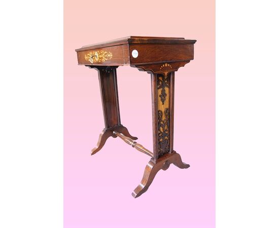 Tavolino francese stile Carlo X del 1800 in palissandro riccamente intarsiato