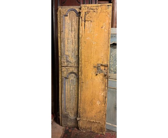 PTL713 - Antique lacquered double door, 18th century, clear size cm W 86 x H 215