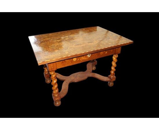 Late 18th-century Dutch coffee table richly inlaid