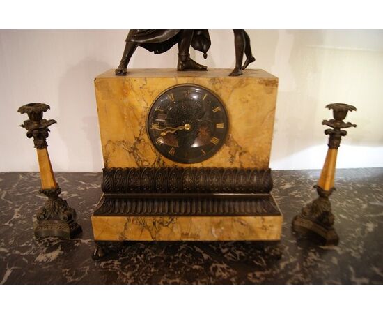 Siena yellow marble clock triptych with bronzes and candlesticks from 1800s France
