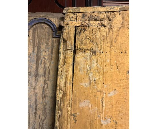 PTL713 - Antique lacquered double door, 18th century, clear size cm W 86 x H 215