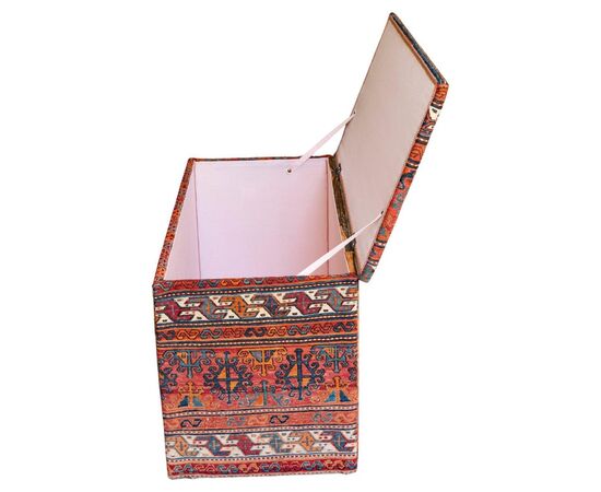 Chest covered with kilim - M/296 -