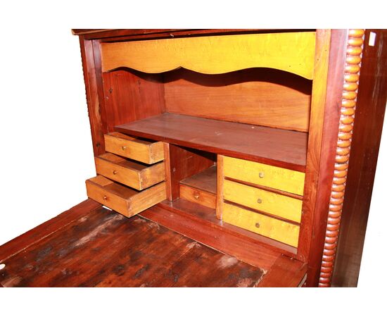 Secretaire Nord Europa Stile Biedermeier della seconda metà del 1800 in legno di mogano