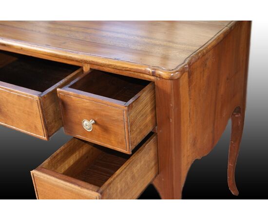Antique French Transition style walnut writing desk from the late 1700s, early 1800s