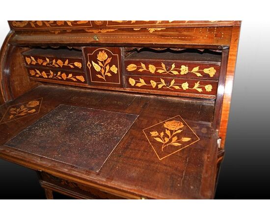 Stunning Dutch roll-top commode from the early 1800s, Louis XVI style, in richly inlaid mahogany.