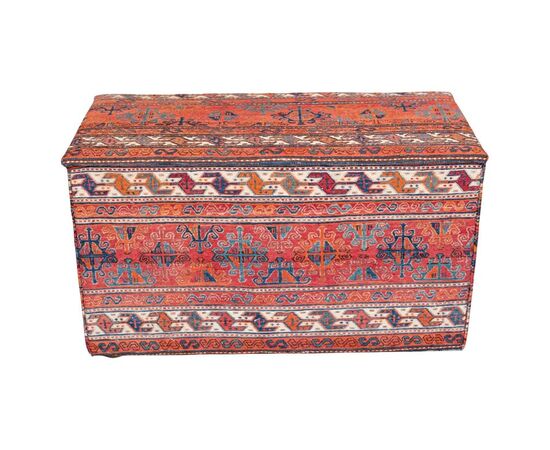 Chest covered with kilim - M/296 -