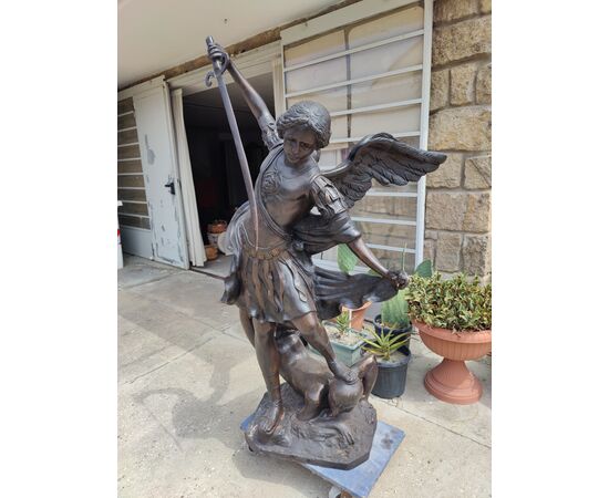 Monumentale scultura - San Michele arcangelo in bronzo - H 148 cm - Venezia