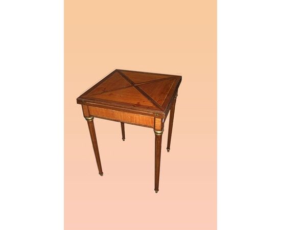 French Louis XVI style handkerchief game table from the 1800s