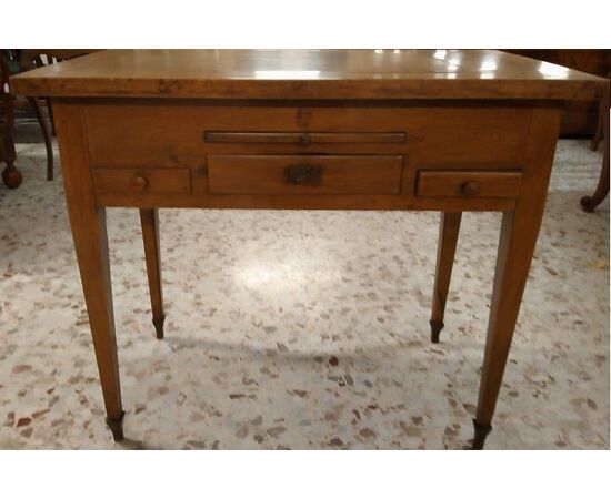 Italian Louis XVI style cherry wood toilet table from the 1700s