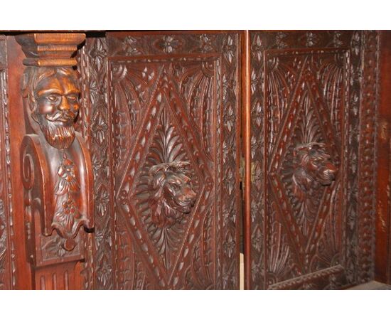 Antique large Tudor style sideboard from the 1800s in oak with a Glasgow Cathedral plate