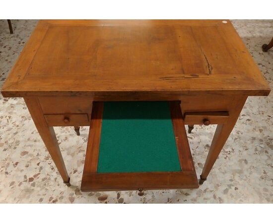 Italian Louis XVI style cherry wood toilet table from the 1700s