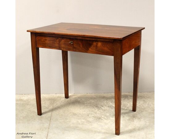 Antique Directoire walnut writing table - Italy, 19th century