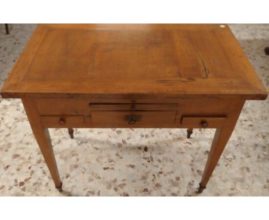 Italian Louis XVI style cherry wood toilet table from the 1700s