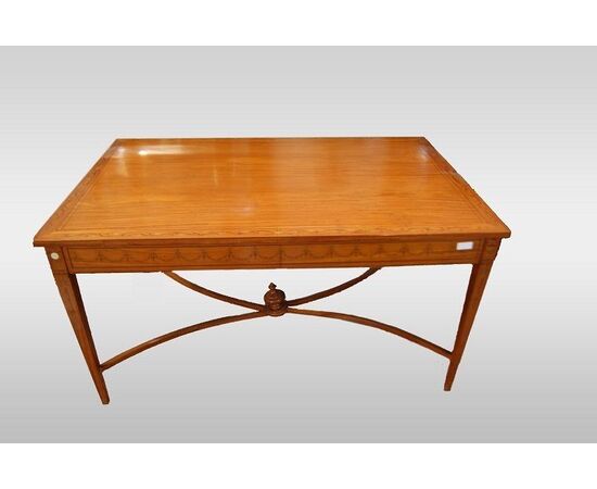 Sheraton style English writing desk in Satinwood from the 1800s with paintings