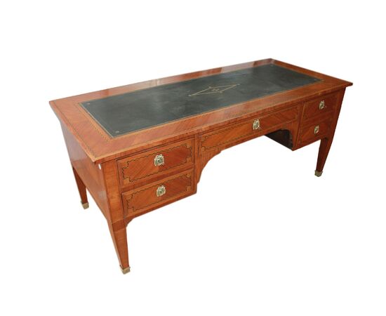 Beautiful French Louis XVI desk from the mid-1800s with inlay thread