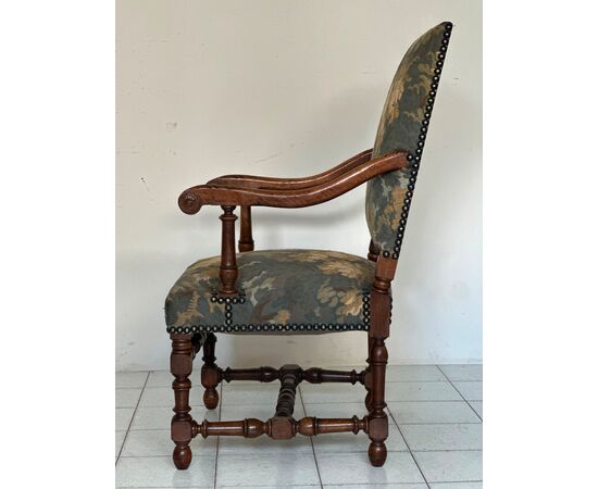 Trono in noce Luigi XV.  Lombardia 700