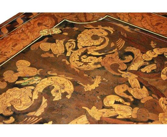 Precious Italian Living Room Table from the 1800s, richly inlaid