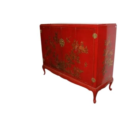 Chinese sideboard, first half of the 1900s, lacquered and richly decorated