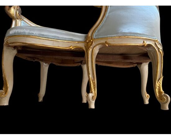 Lacquered and gilded small sofa