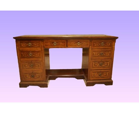 English Victorian style mahogany ministerial desk from the 1800s with inlays