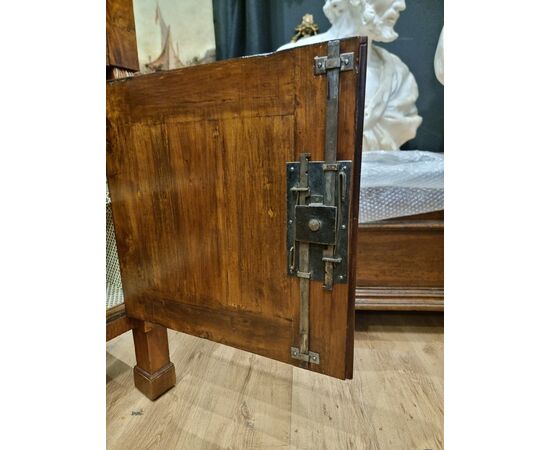 Pair of Empire sideboards, 1820, veneered in walnut burl wood