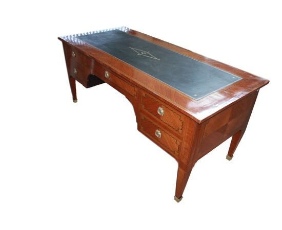 Beautiful French Louis XVI desk from the mid-1800s with inlay thread