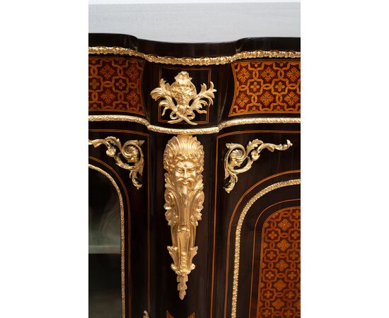 Antique Napoleon III sideboard in fine exotic woods with gilded bronze inserts. 19th century period.