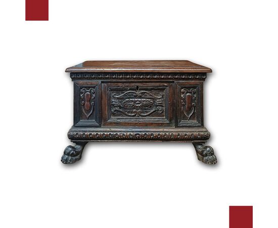 LATE 16TH CENTURY WALNUT CASKET CHEST