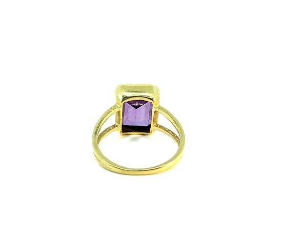 Anello in oro con ametista