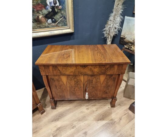 Pair of Empire sideboards, 1820, veneered in walnut burl wood