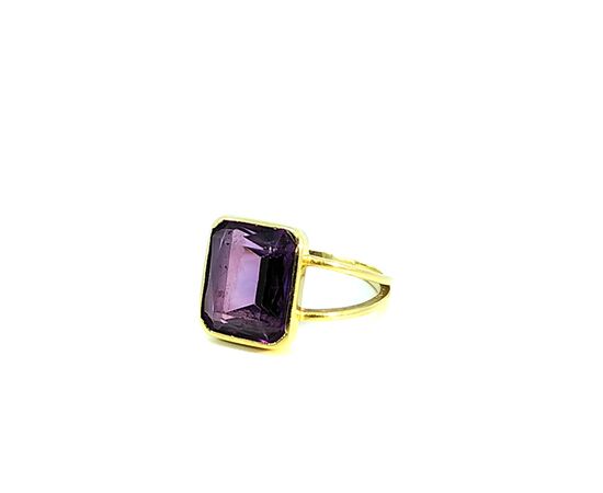 Anello in oro con ametista
