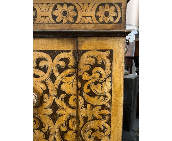 Credenza sagrestia in legno del XVIII secolo