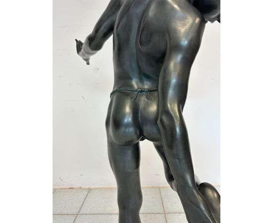 Fanciullo morso da un granchio . Bronzo. Altezza 103 cm