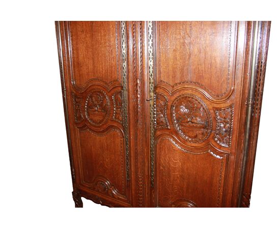 Armadio francese del 1700 Normandia da Matrimonio Mariage in legno di rovere riccamente intagliato