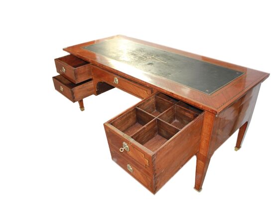 Beautiful French Louis XVI desk from the mid-1800s with inlay thread