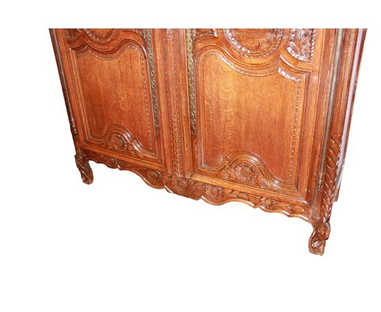 Armadio francese del 1700 Normandia da Matrimonio Mariage in legno di rovere riccamente intagliato