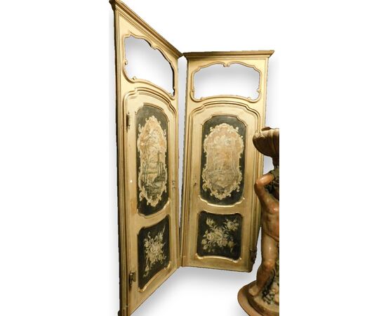 PTS895 - No. 2 antique lacquered doors, with frame and overdoor, 18th century, opening cm W 90 x H 217