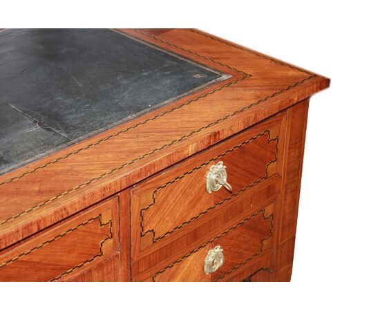 Beautiful French Louis XVI desk from the mid-1800s with inlay thread