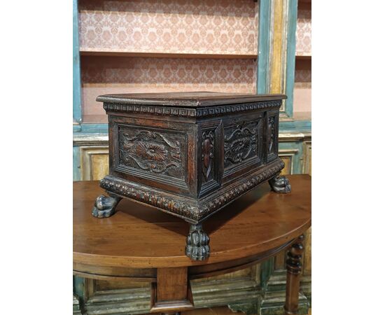 LATE 16TH CENTURY WALNUT CASKET CHEST