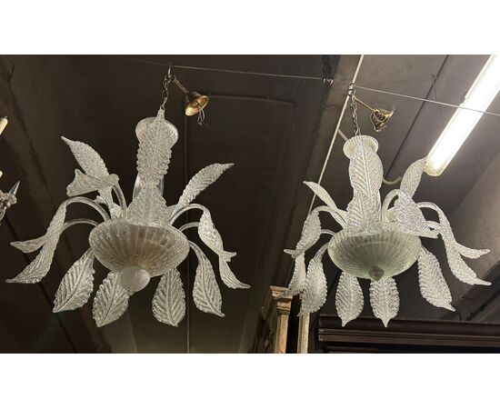 LAMP247 - Coppia di lampadari in vetro lavorato, epoca '900, misure diametro cm 60 x H 60