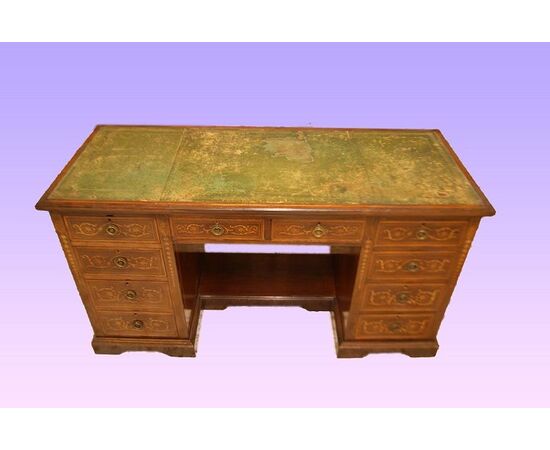 English Victorian style mahogany ministerial desk from the 1800s with inlays